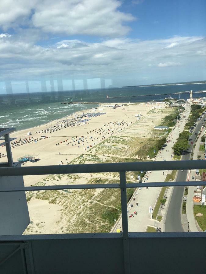 Haus Am Strom 50 Lägenhet Rostock Exteriör bild